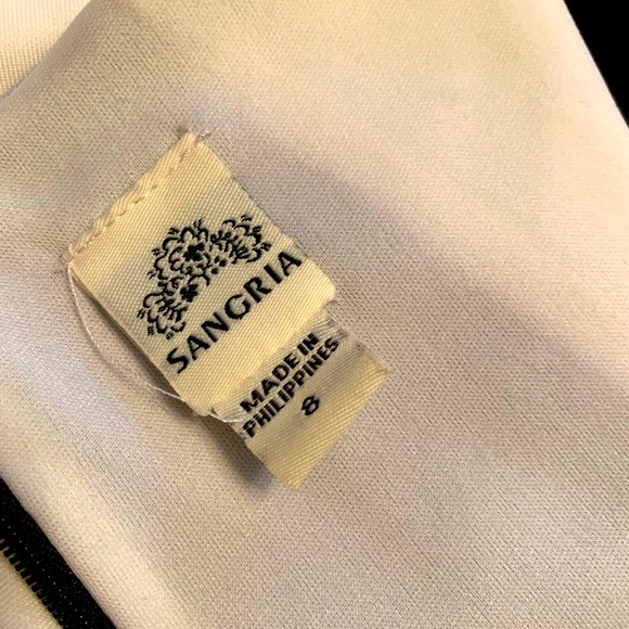 Beautiful tailored dress with Lace inset size 8 - Picture 8 of 8